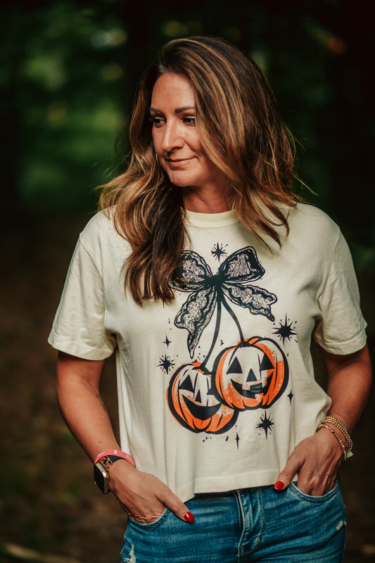 Bow Pumpkins Mid-Length Conservative Crop Boxy T-Shirt