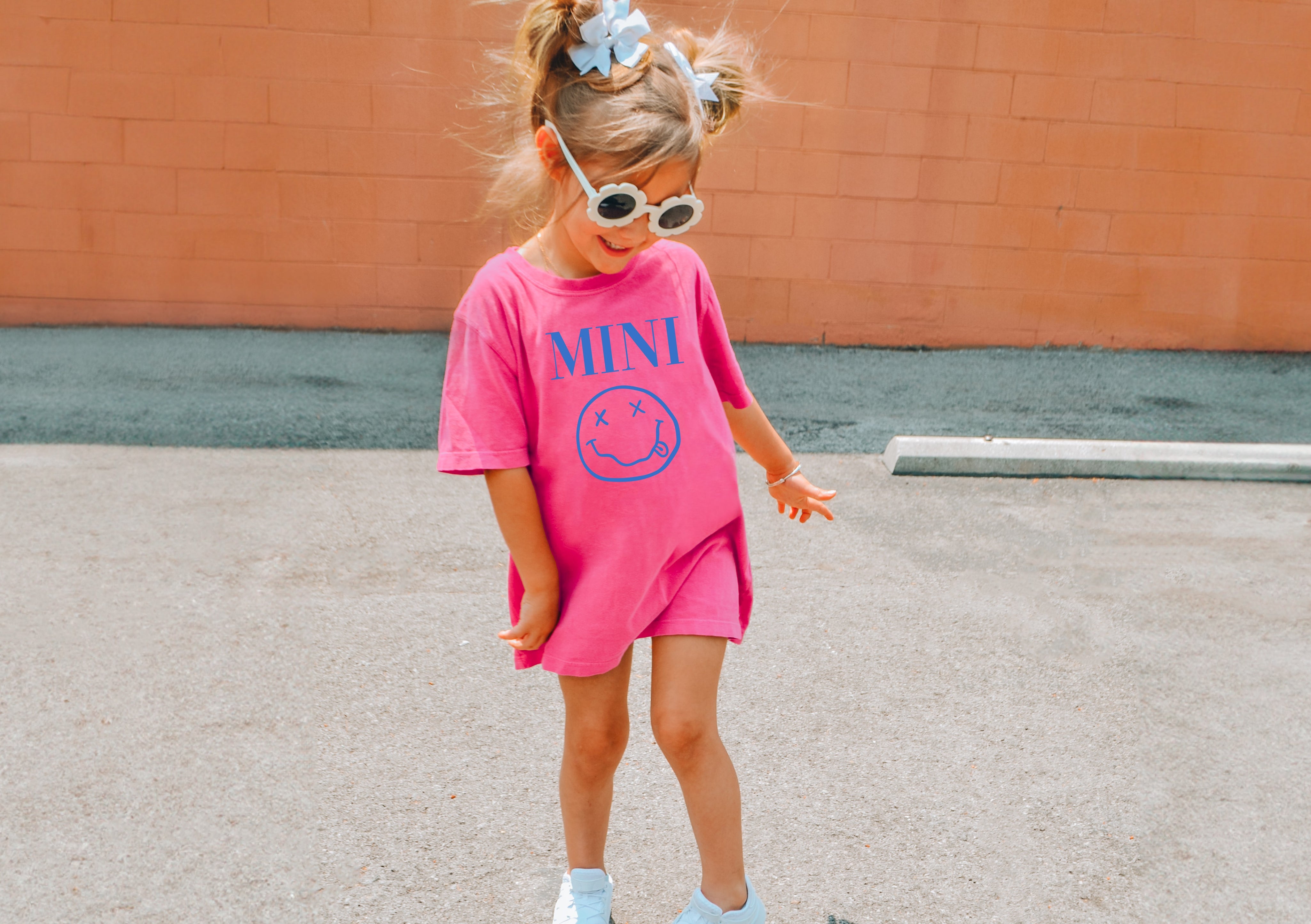 Mininirvanahotpink.jpg
