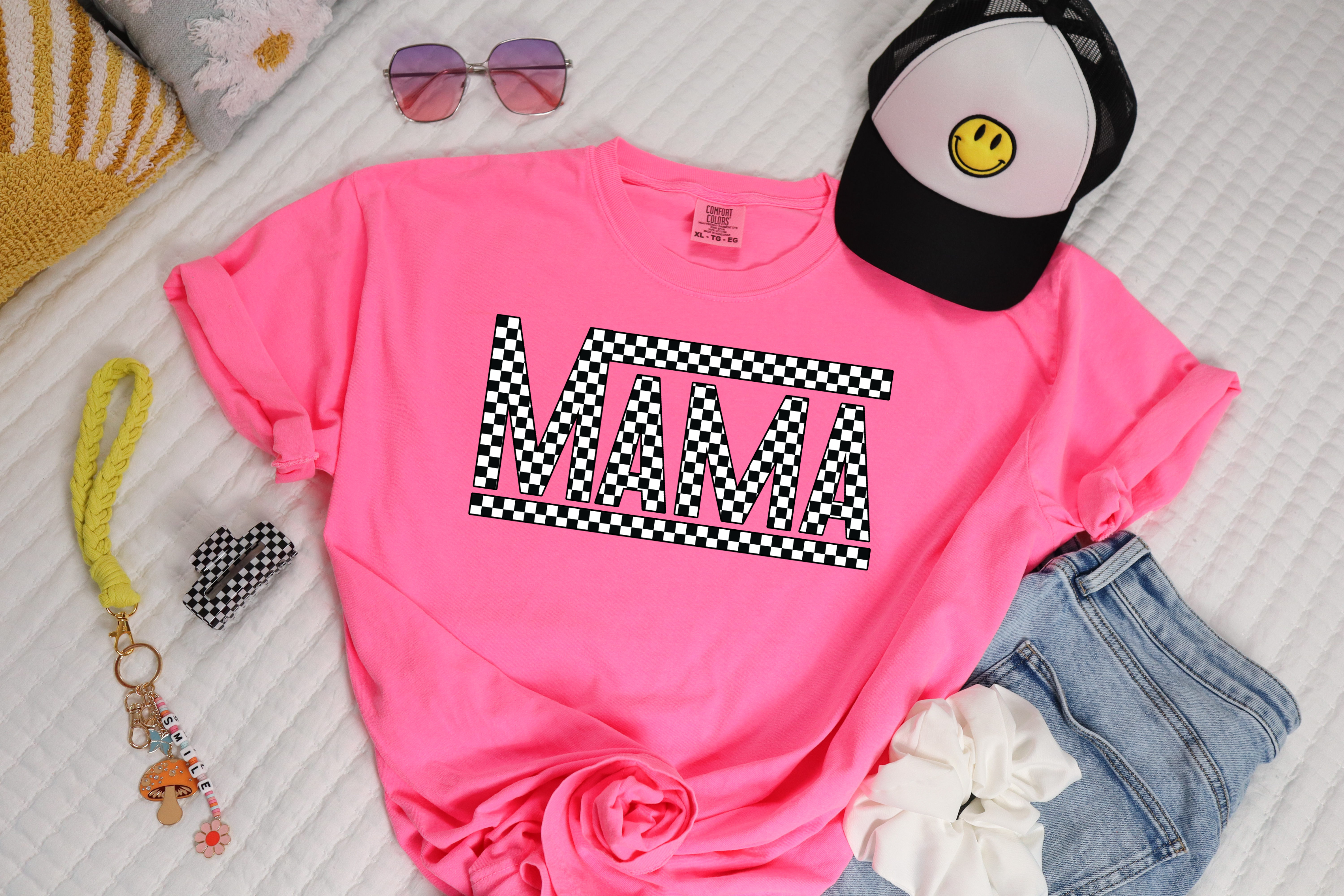 checkeredmamaneonpink.png