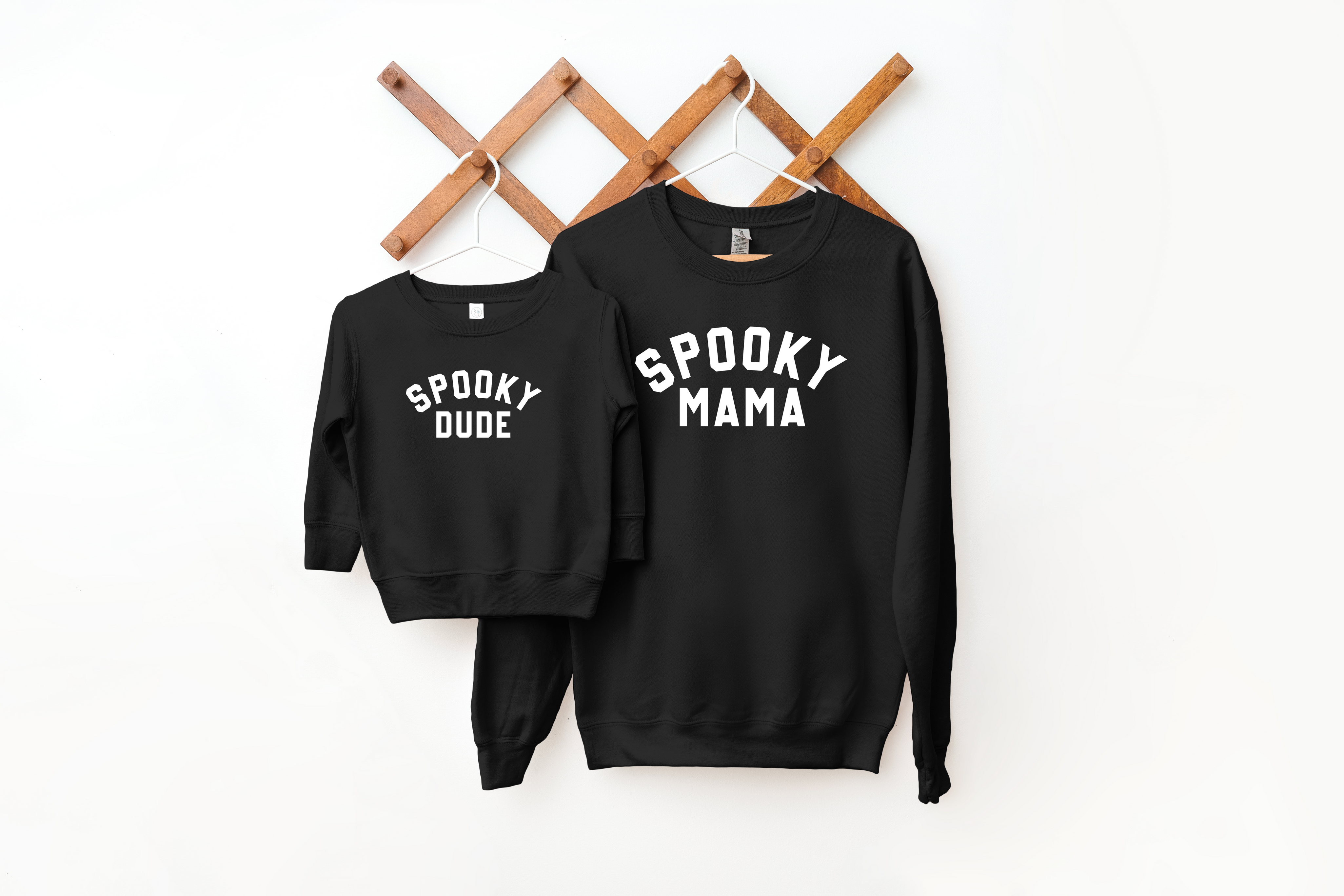 spookymamaspookydudeblackmockup.png