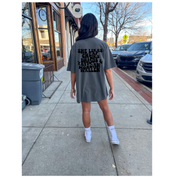 She Likes Cheap Drinks, Tattoos, Wallen Short Sleeve T-Shirt